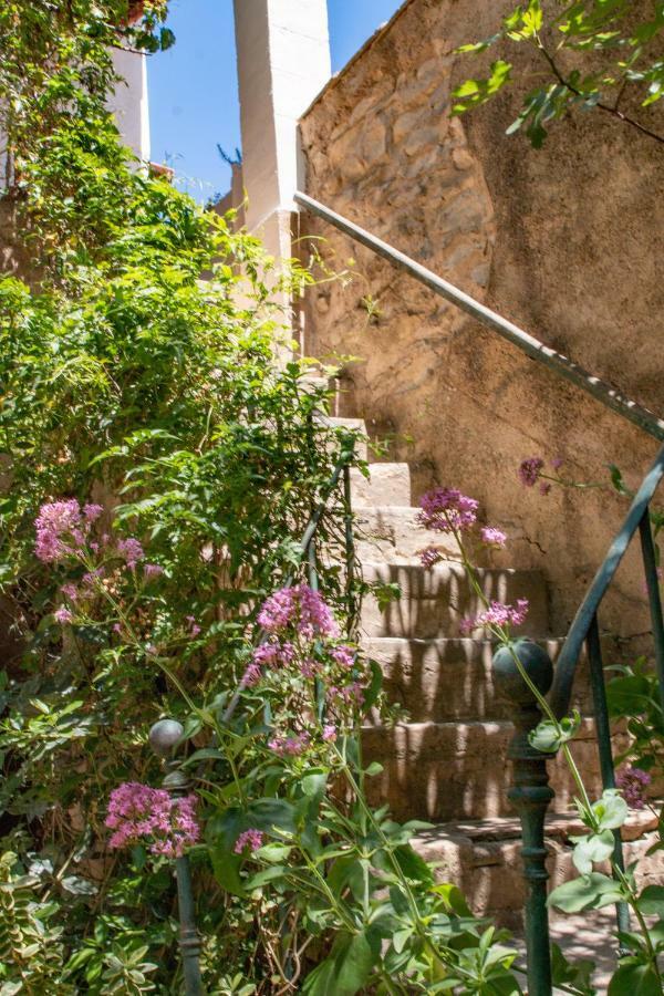 Une Calade Et Des Plumes Hotel Mallefougasse-Auges Exterior photo