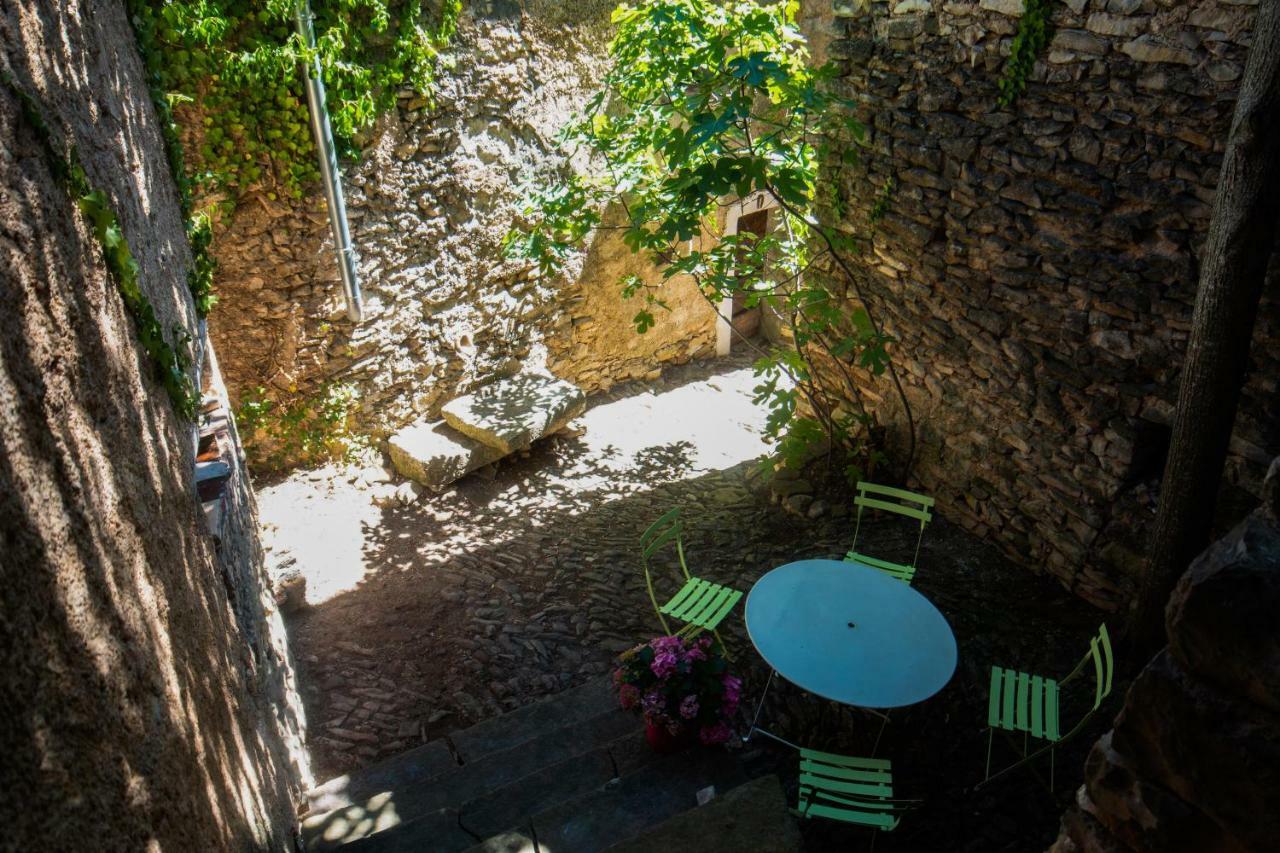 Une Calade Et Des Plumes Hotel Mallefougasse-Auges Exterior photo